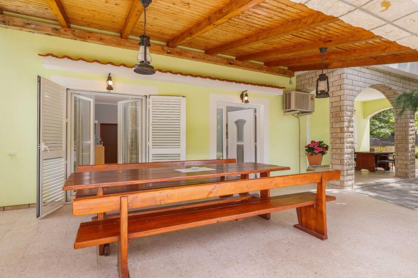 Wonderful Krk Island Stay: Shared Pool, Grill Patio, and Nearby Beaches - Two Bedroom Apartment - foto 15