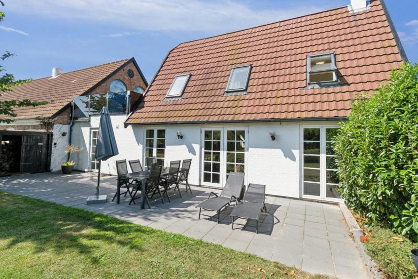 "Skjold" - 250m from the sea