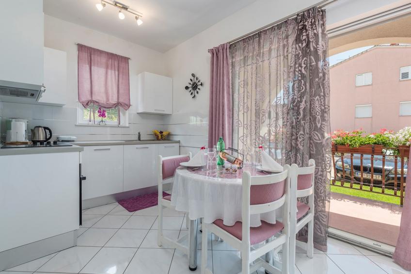 Vakantiewoning met terras en airconditioning - BF-6HK93 - foto 15