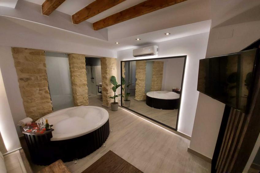 Estudio Deluxe con cama grande y jacuzzy - foto 9