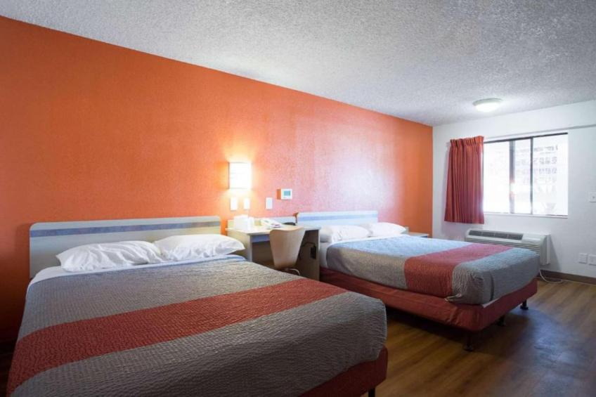 2 Full Beds  Smoking - foto 7