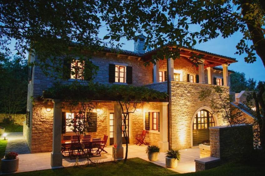 Luxusvilla mit Garten und Pool sowie herrlicher Aussicht - foto 2