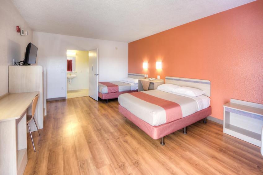 2 Full Beds