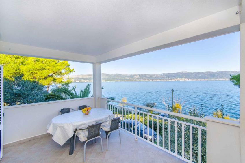 Holiday apartment with air conditioning, terrace and sea view in Slatine - BF-JB633 - foto 3