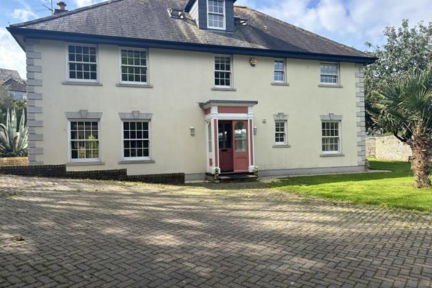 Nicely Tucked Away Cottage