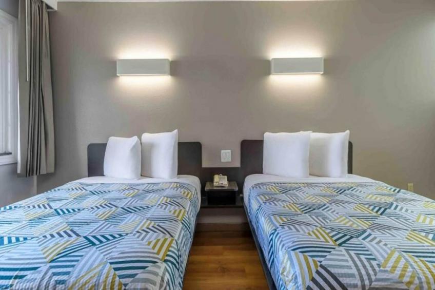 2 Full Beds  Smoking Micfridge - foto 9