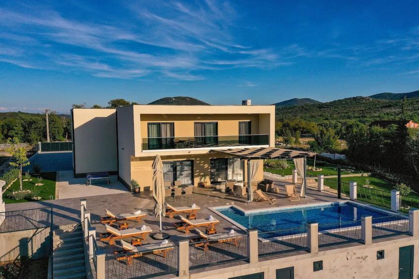 Luxurious Sanctuary Villa Primorski Dolac with Pool - Three Bedroom Villa with Pool - foto 28