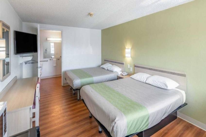 2 Queen Beds ADA/RI Shower/Non-Smoking - foto 11