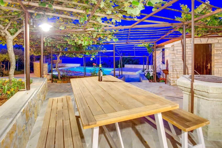 mit großem Garten und Pool - foto 3