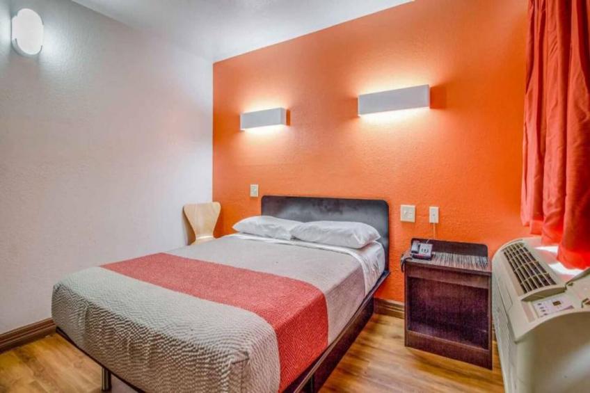 1 Queen Bed  Smoking - foto 6