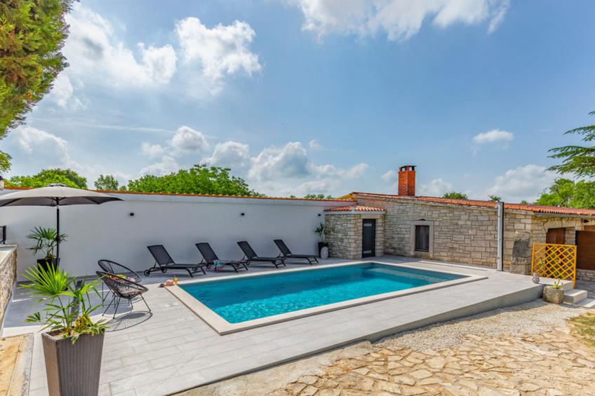 Courtyard Ivini - foto 18