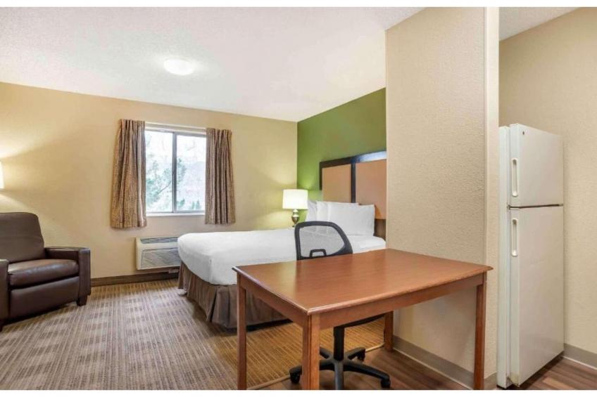 1 Queen Bed | Non-Smoking, Kitchen - foto 23