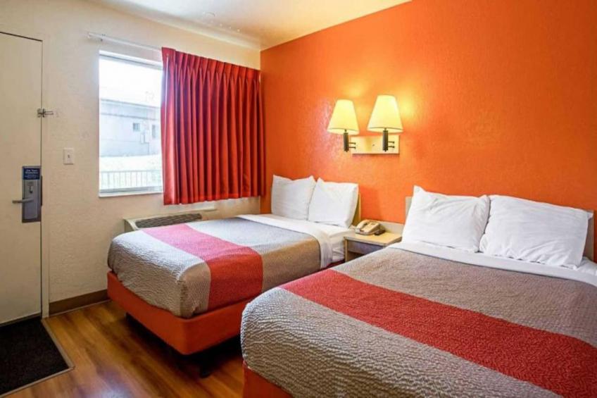 2 Full Beds  Micfridge - foto 13