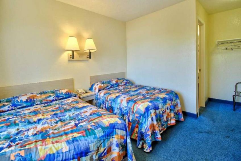 2 FULL BEDS  MOBILITY ACCESS RI SHOWER NSMK - foto 11