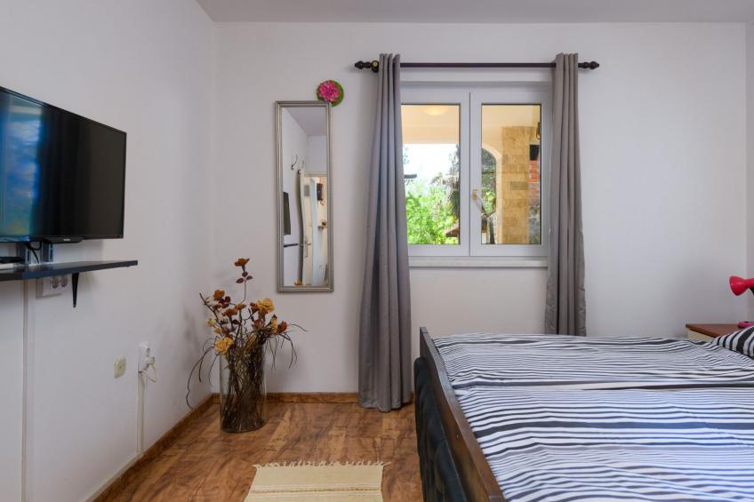 Wunderschönes Ferienhaus in Pomer mit Garten - foto 33