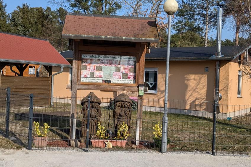 mit Garten, Grill und Terrasse