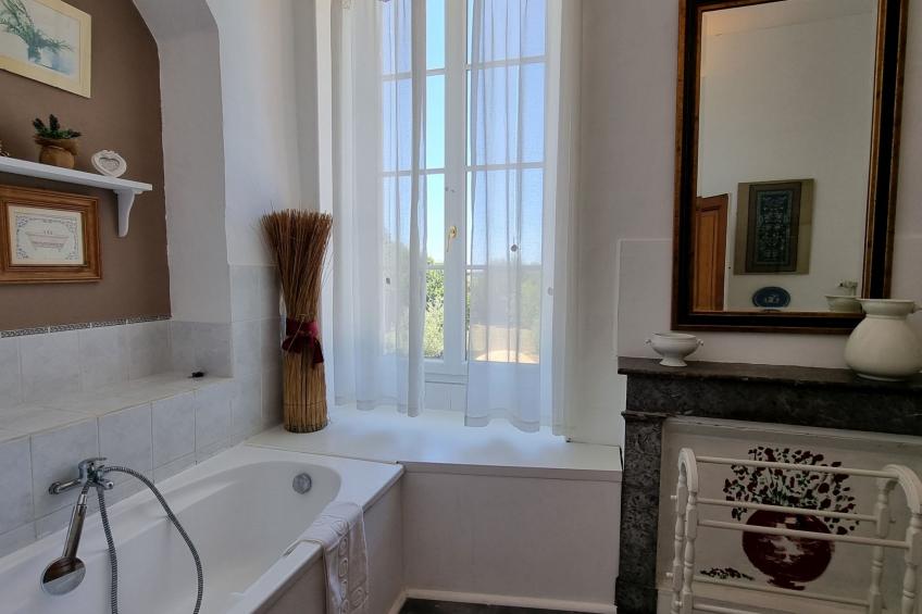 8-Zimmer-Schloss mit Pool und eigenem Park - foto 40