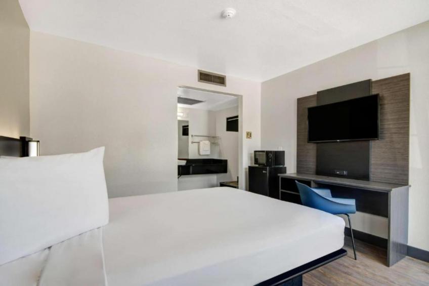 1 Queen Bed - foto 12