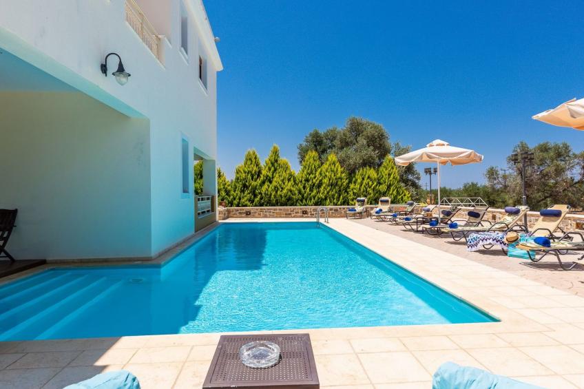 Familienvilla mit privatem Pool, Tischtennisplatte und Fußballtisch - foto 9