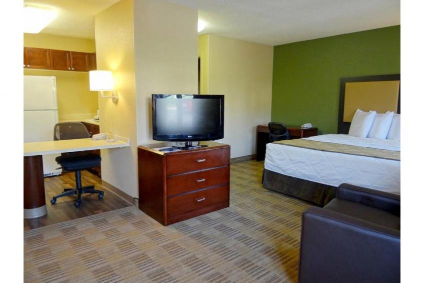 1 King Bed | Non-Smoking, Kitchen - foto 23