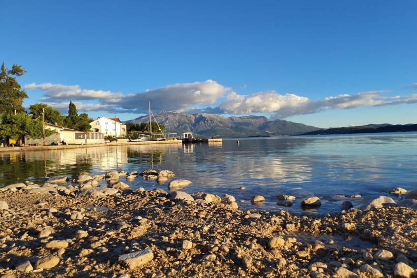 Comfort Accommodation Baošići Montenegro-One Bedroom Apartment with Terrace and Sea View  (4) - foto 9