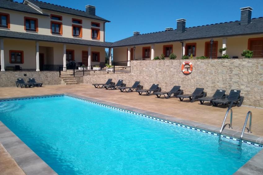 Schönes Duplex mit Aussicht, Pool und Garten - foto 8