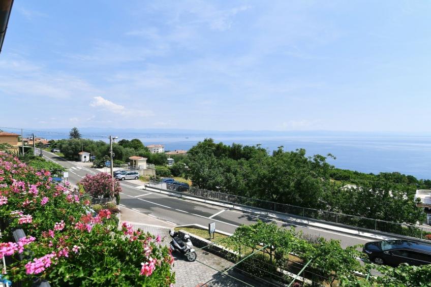 Scenic Retreat Rooms and Family Apartments - Double Room with Balcony and Sea View 3 - foto 11