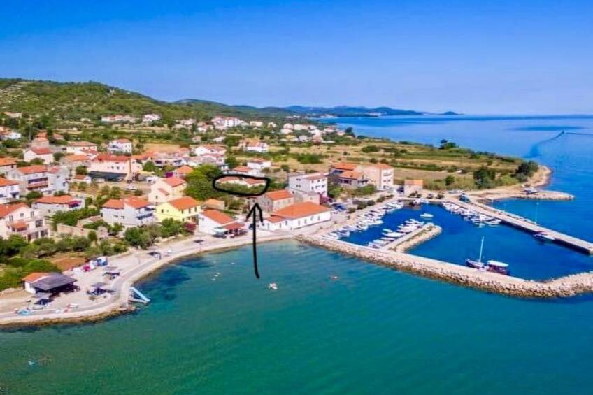 Modernes Ferienhaus in Dobropoljana mit Terrasse, Garten und Grill - foto 53