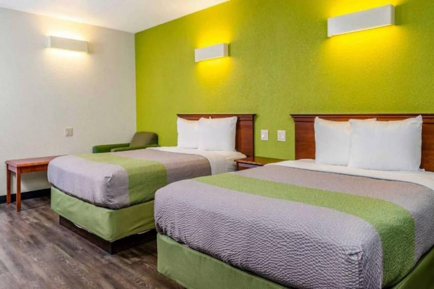 2 Queen Beds  Non-Smoking Kitchen - foto 3