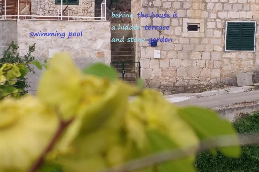 Liebevoll renoviertes altes Steinhaus mit Pool und wunderschönem Panoramablick - foto 12