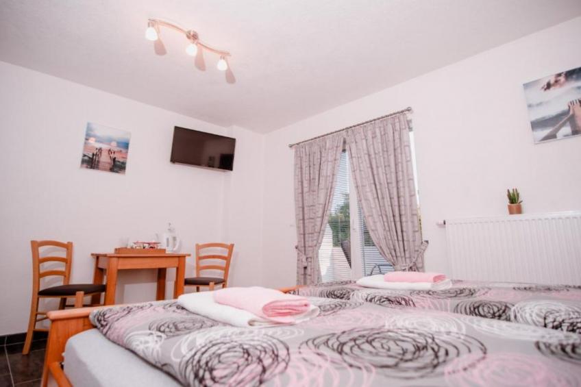 Mountain Serenity Rooms - Double Room with Balcony  3