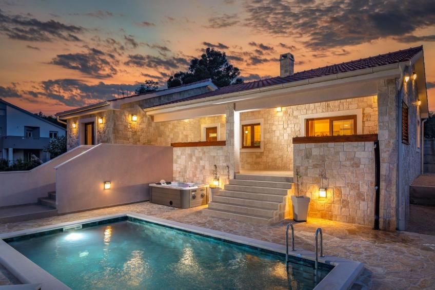 Villa Alora