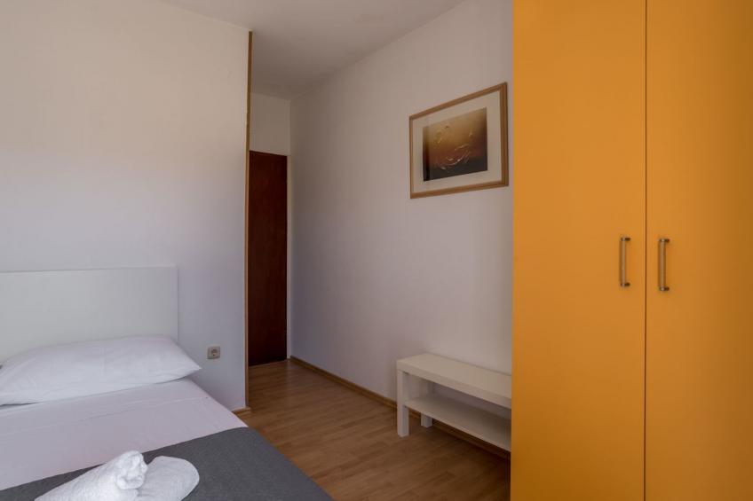 Tihana mit mediterranem Garten - foto 31