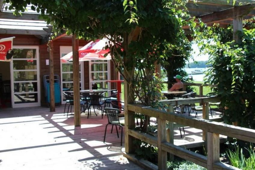 in Hohenlychen mit Grill, Loggia 1 - foto 14