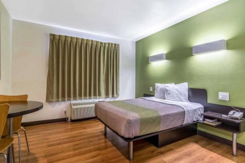 1 King Bed  Smoking - foto 11