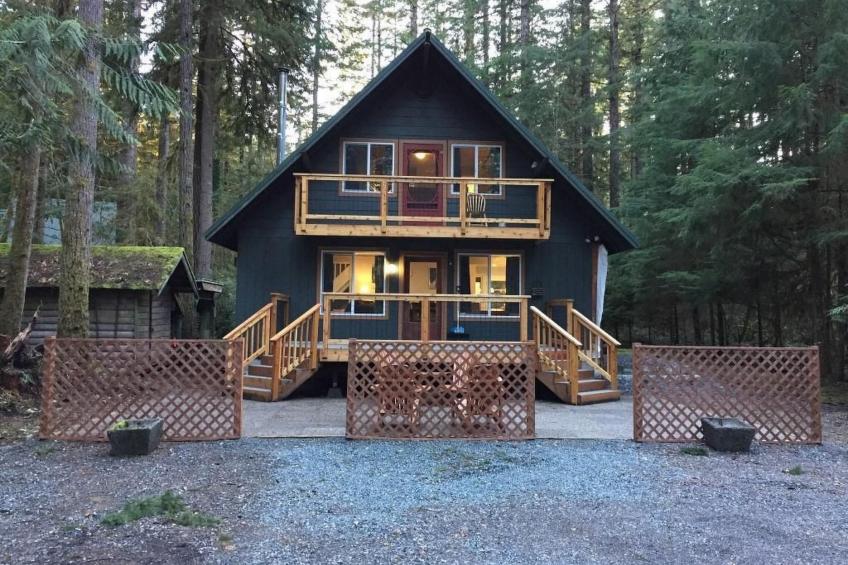 Hütte im Landhausstil mit Whirlpool und Haustieren OK