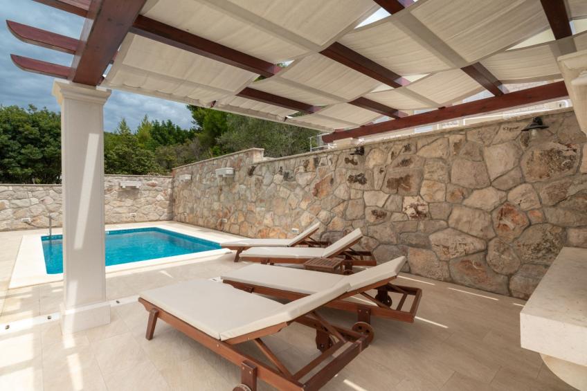 Modern Villa with Pool - foto 35