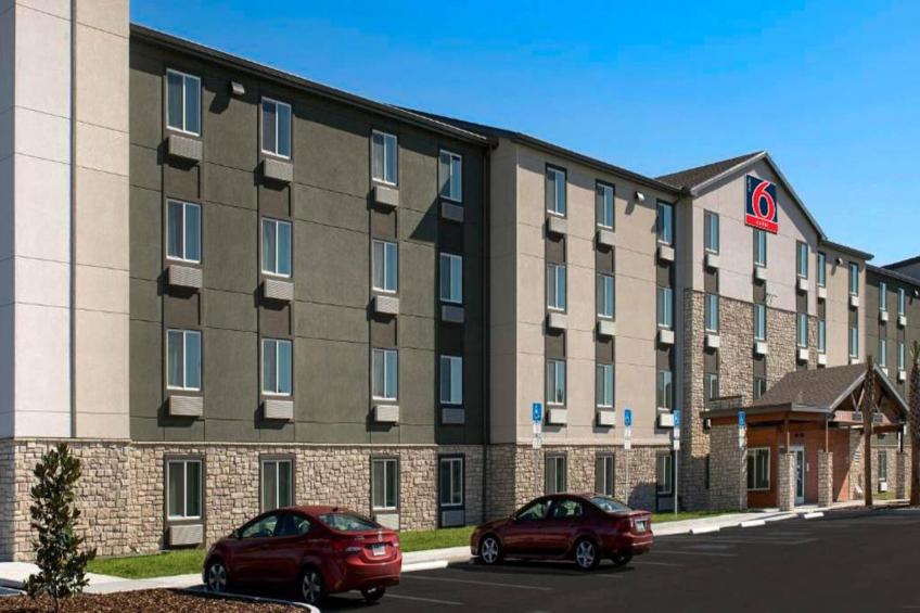 2 Full Beds | Non-Smoking, Kitchen