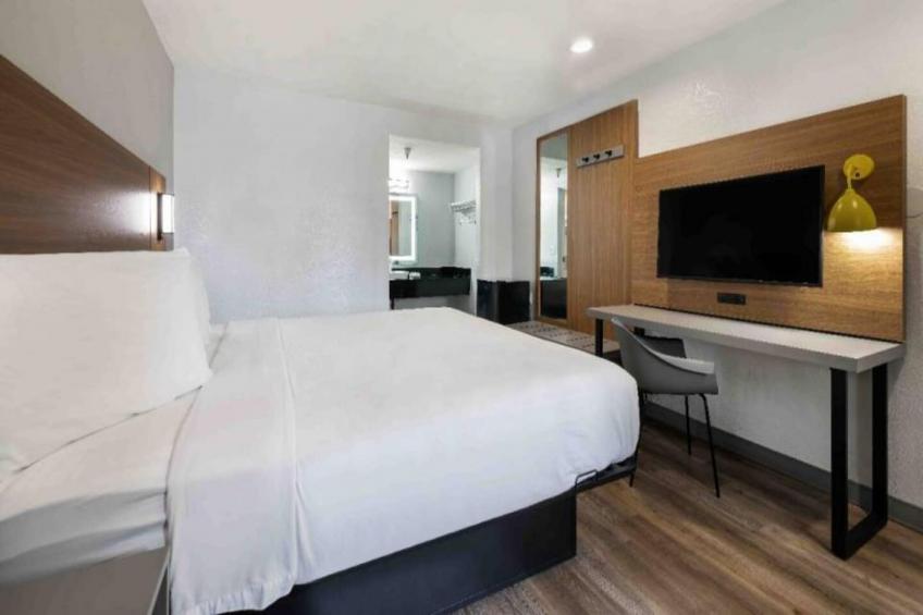 1 King Bed  Non-Smoking - foto 4
