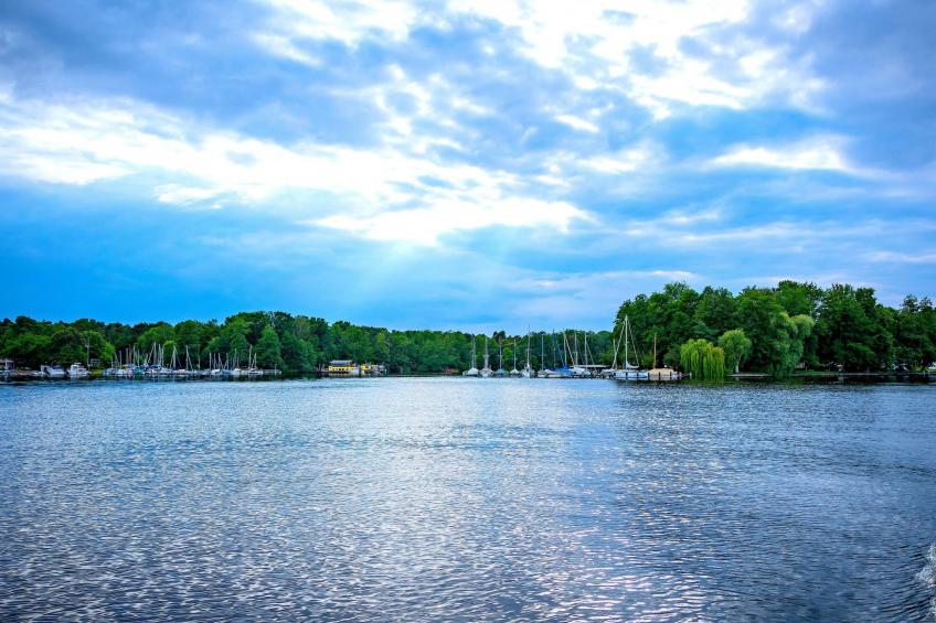 Yacht Overtime im Hafen der Marina Braunsbedra - foto 29