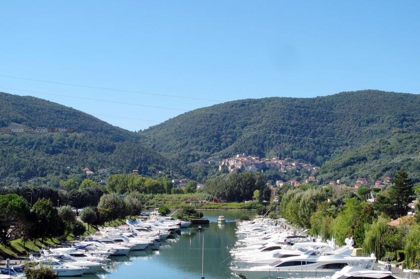 Zypressen, ein Haus im Wald an der ligurischen Riviera - foto 25