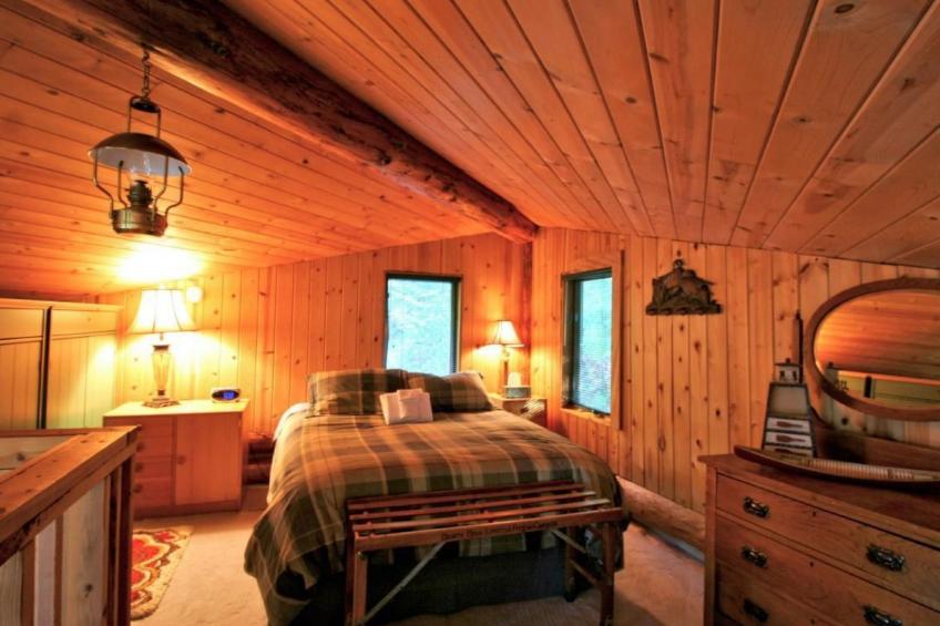 Lakeside Real Log Cabin mit privatem Dock, Haustiere OK - foto 14