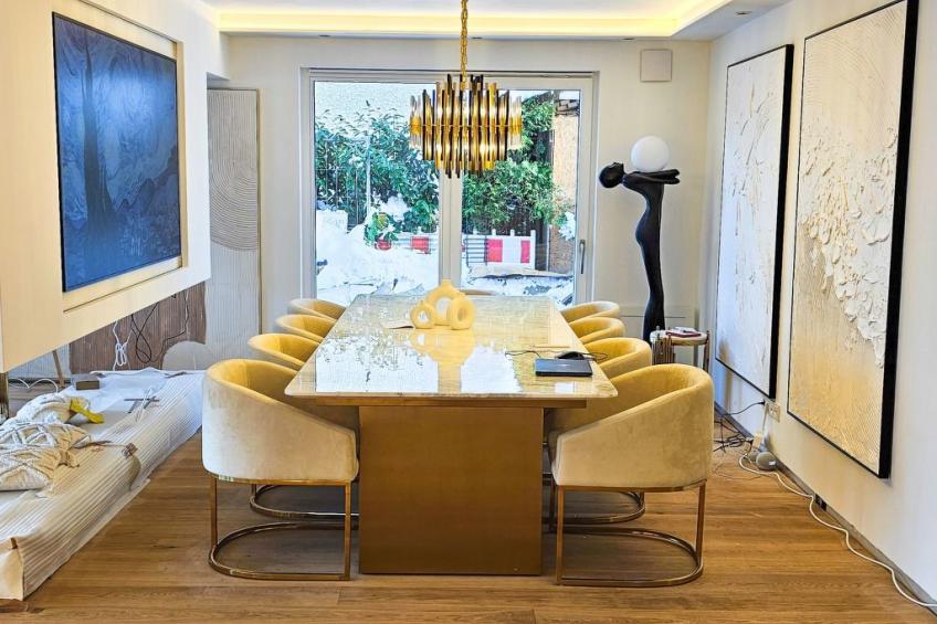 Luxurious large Home, Pool , Garden , Koi Pond - foto 4