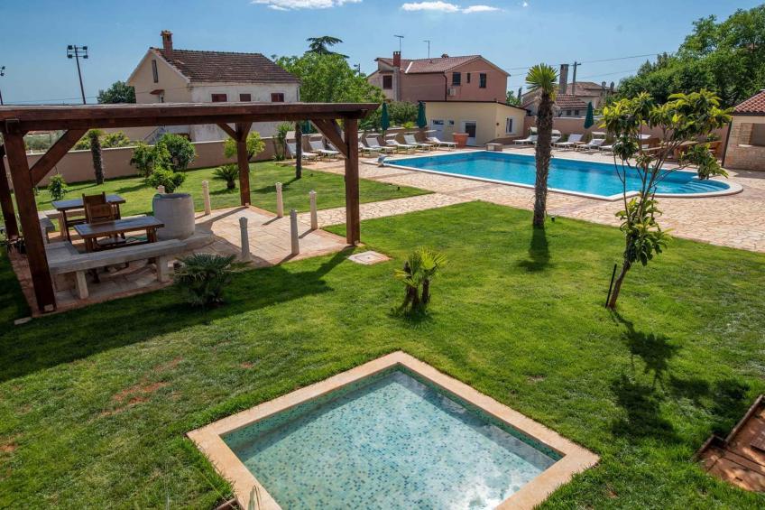 Vakantiewoning met zwembad - BF-XNT3M - foto 7