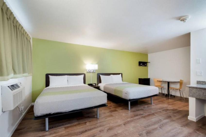 2 Queen Beds  Non-Smoking Micfridge - foto 9