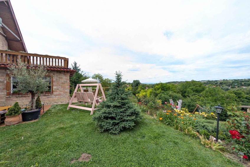 Vakantiehuis in een schilderachtig landschap met tuinkeuken en houten ton met whirlpool - BF-4FKRG - foto 18