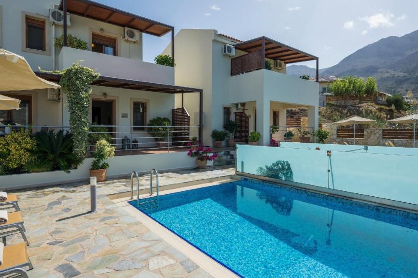 Wunderschöne Villa mit Seeblick und Pool in der Nähe von Restaurants - foto 12