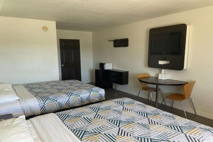 2 Full Beds  Non-Smoking - foto 16