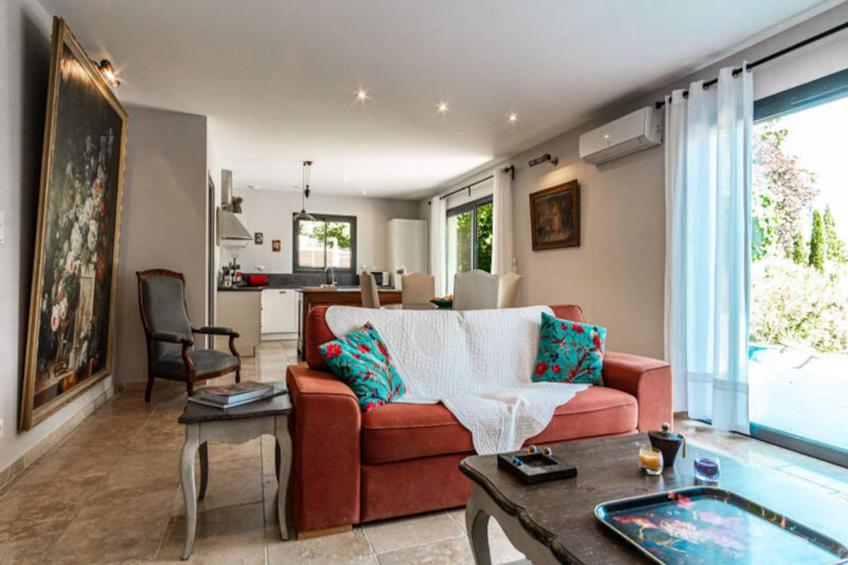 La Verdière - Maison Contemporaine De Plain Pied Avec Jardin Et Piscine Pri - foto 4