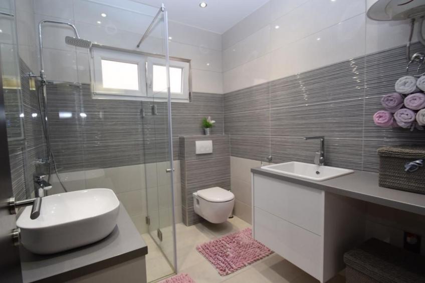 in Turanj mit Grill und Terrasse - foto 16